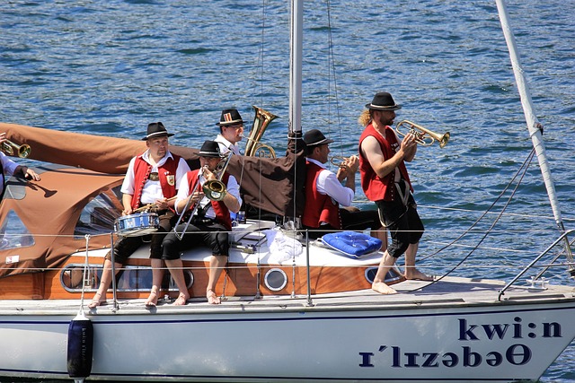 系在东部联 系在东部联